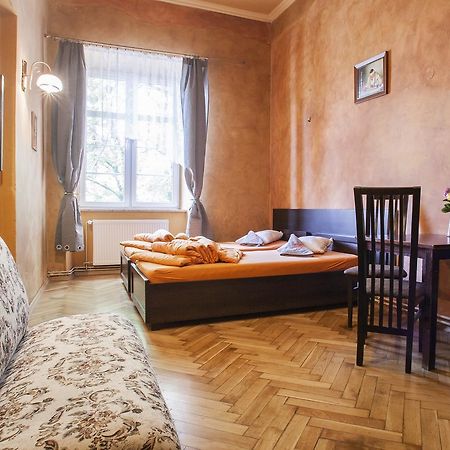 Bed and Breakfast Momotown Privates Краков Экстерьер фото