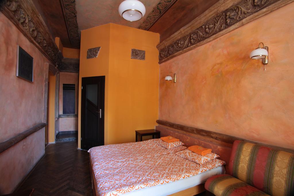 Bed and Breakfast Momotown Privates Краков Экстерьер фото