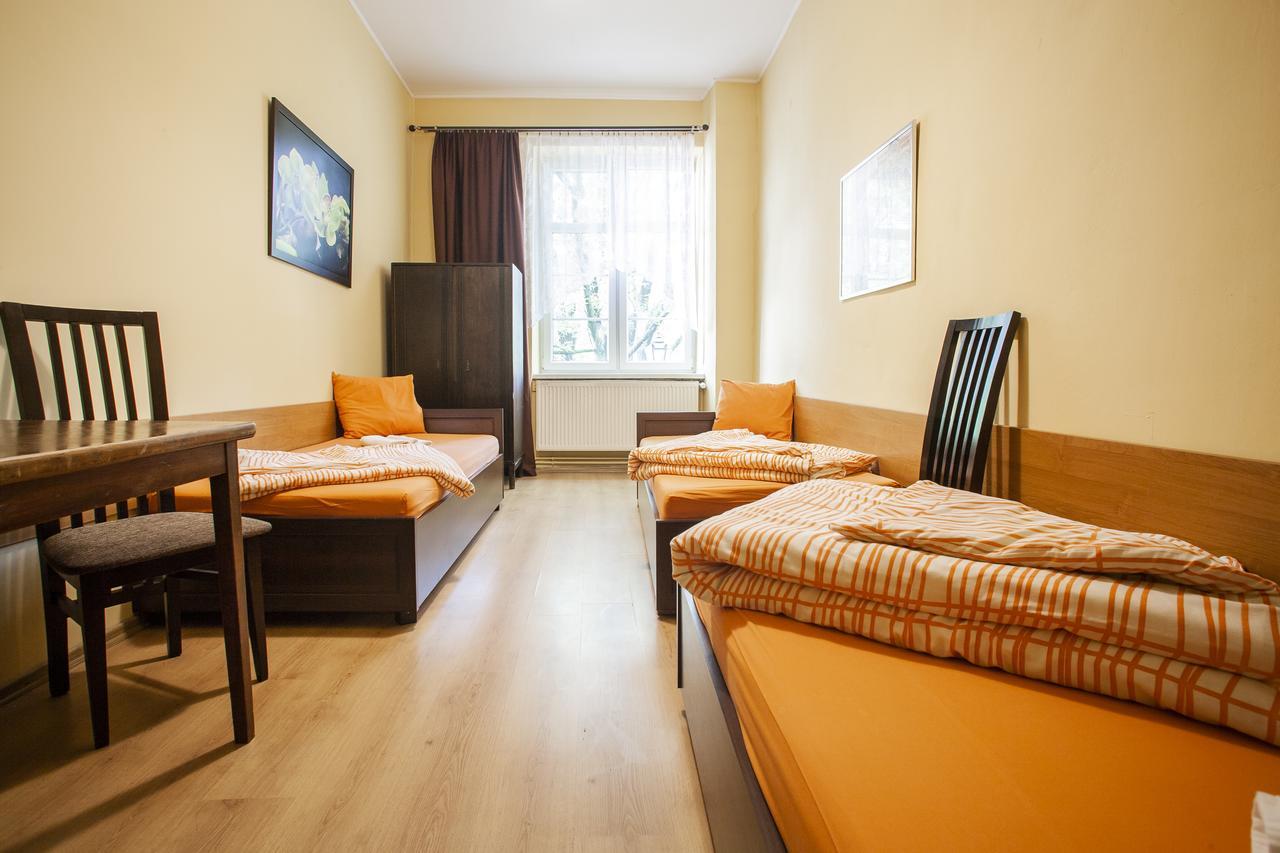 Bed and Breakfast Momotown Privates Краков Экстерьер фото