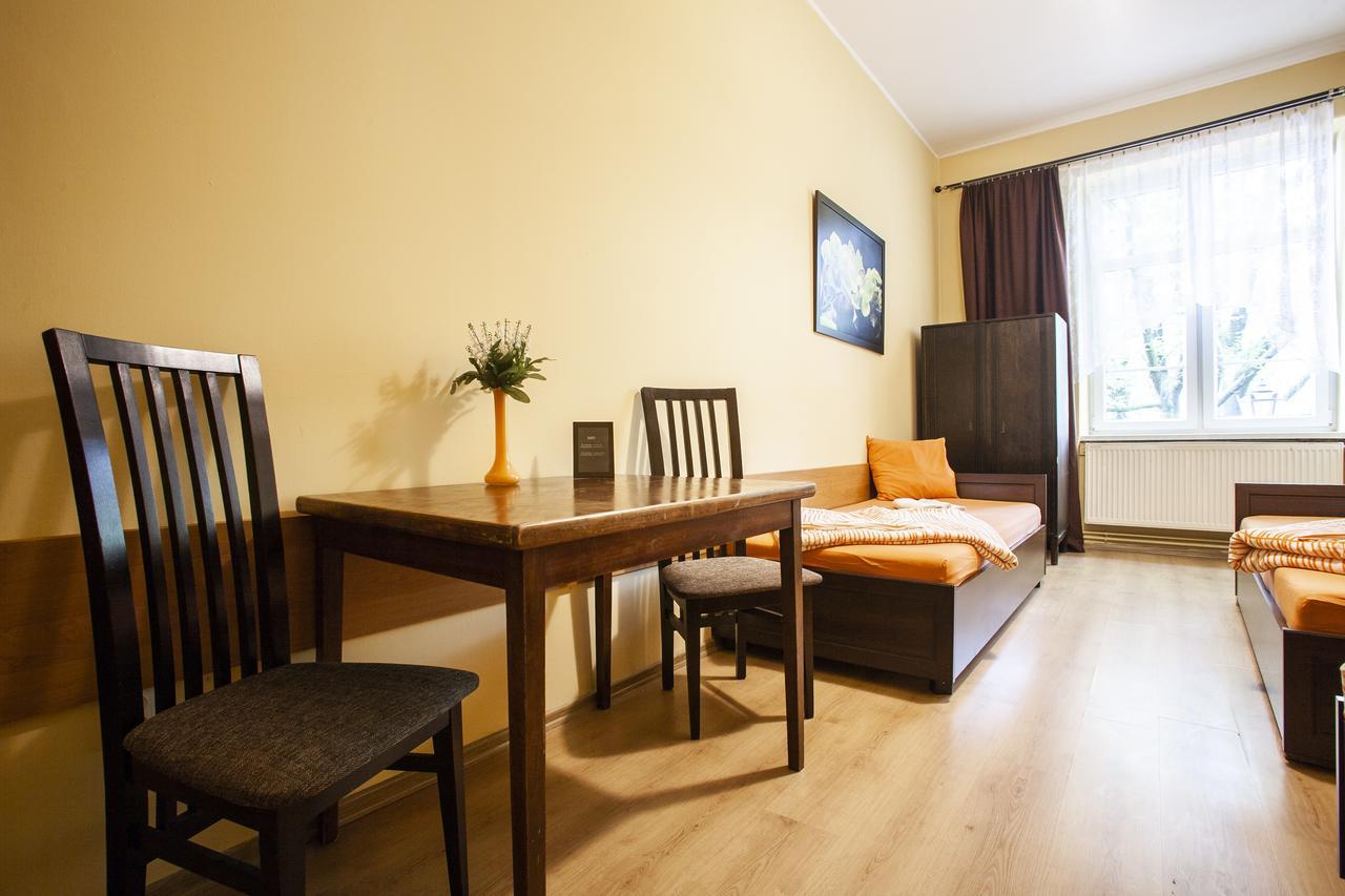 Bed and Breakfast Momotown Privates Краков Экстерьер фото