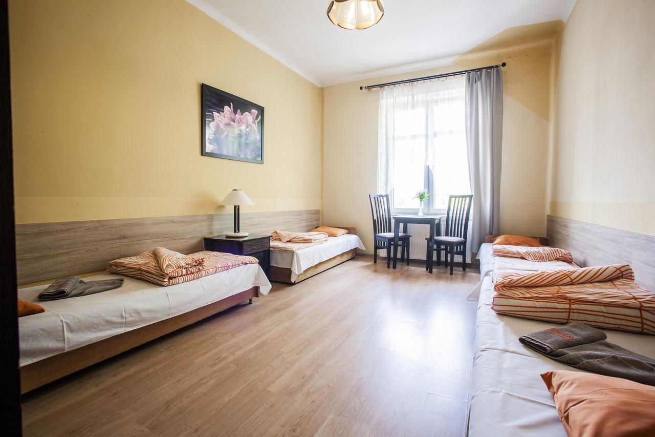 Bed and Breakfast Momotown Privates Краков Экстерьер фото